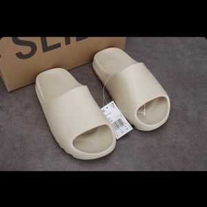 yeezy slides poshmark